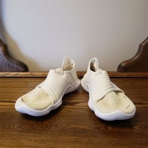 Nike Women's Trail Running Shoes Beige/White 8